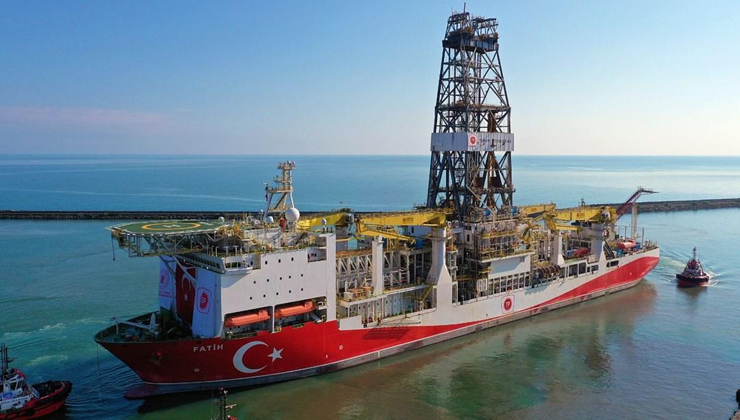 Türkiye’nin ilk yerli sondaj gemisi “Fatih” Trabzon Limanı’ndan ayrıldı