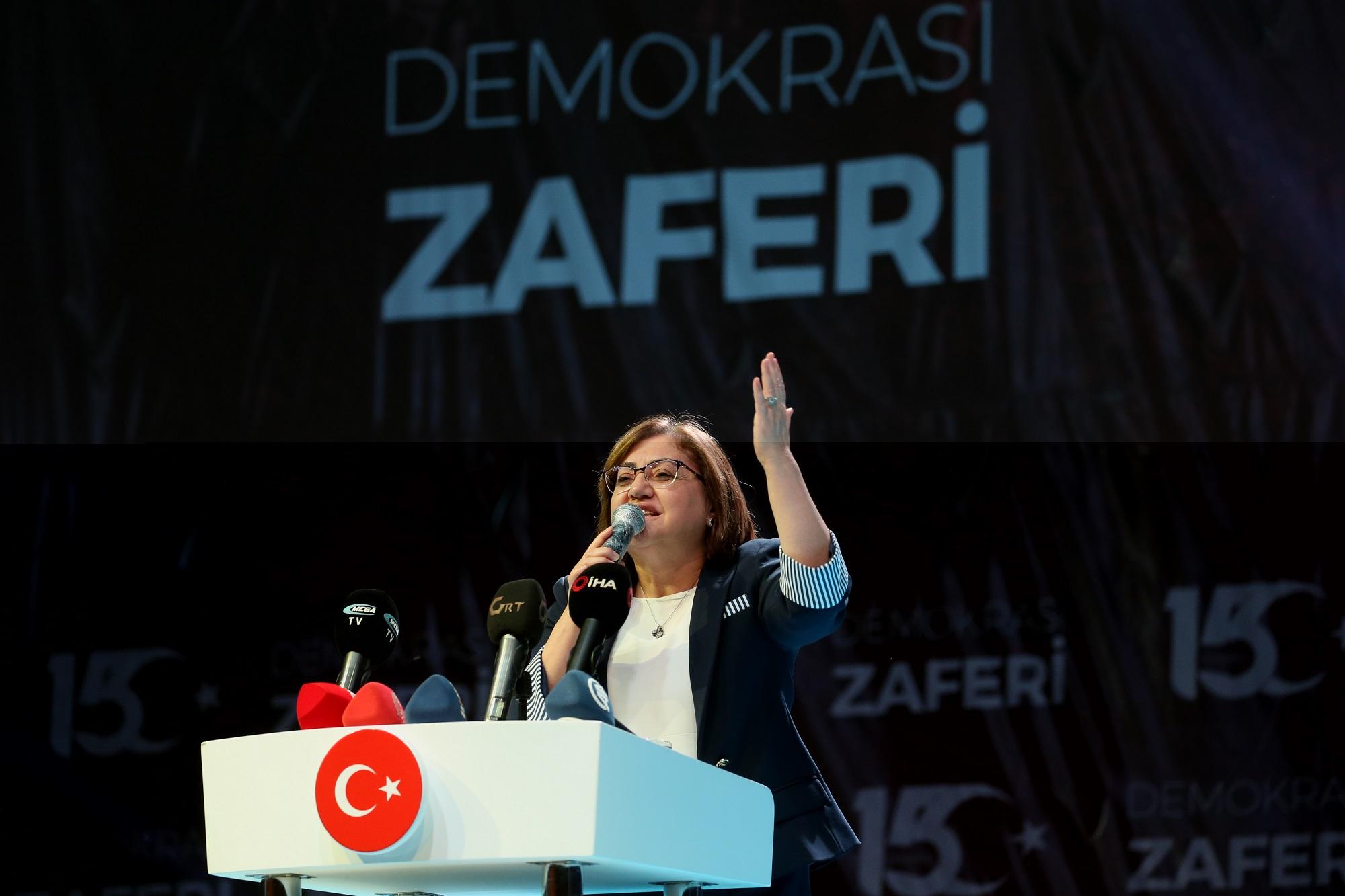 Gazi Şehir Tek Yürek 15 Temmuz Şehitlerini Andı