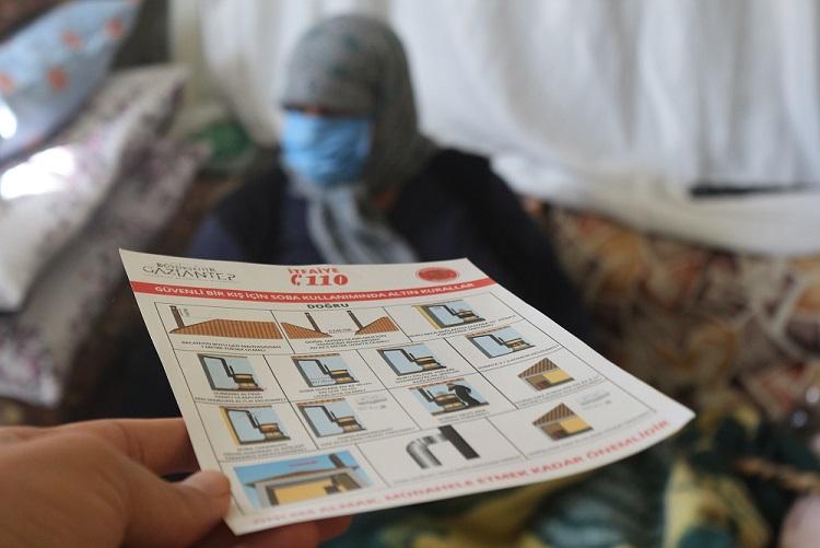 Yaşlılara soba konusunda eğitimler veriliyor