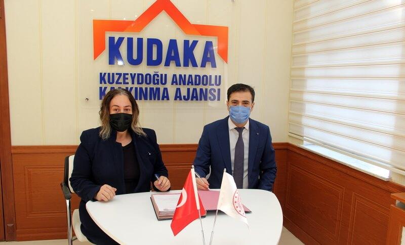 Kadının Eli Hayata Değer Katıyor 1 Kadının Eli Hayata Değer Katıyor