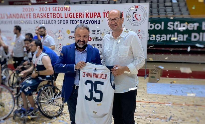 2020-2021 Şampiyonu İzmir BBSK