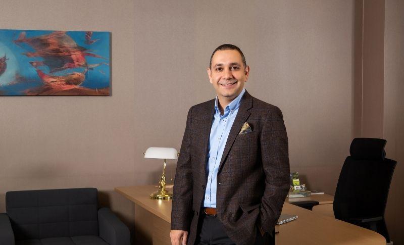 Mürsel Topuz Kimdir?