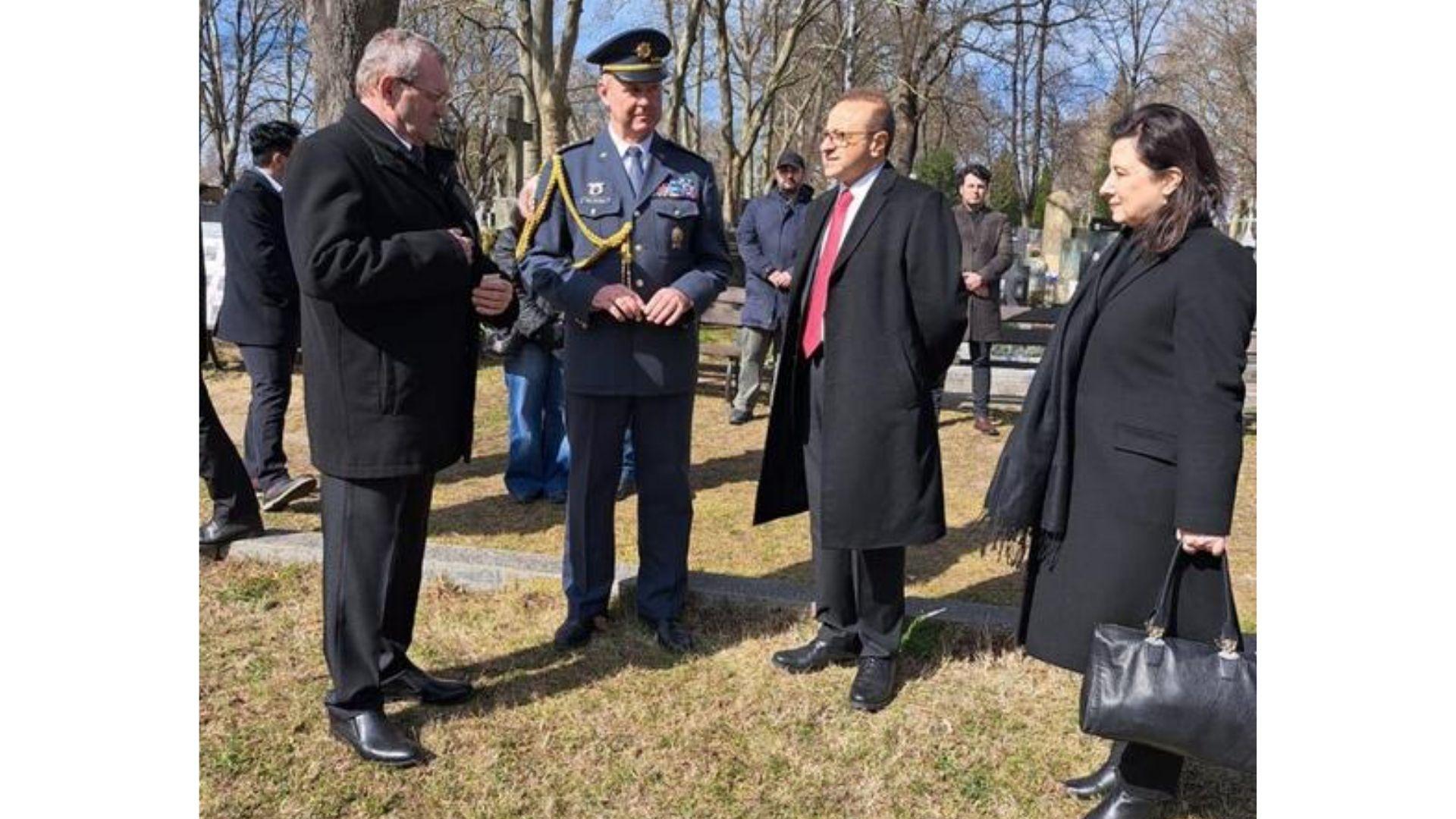 Çekya’da 18 Mart Şehitleri Unutulmadı