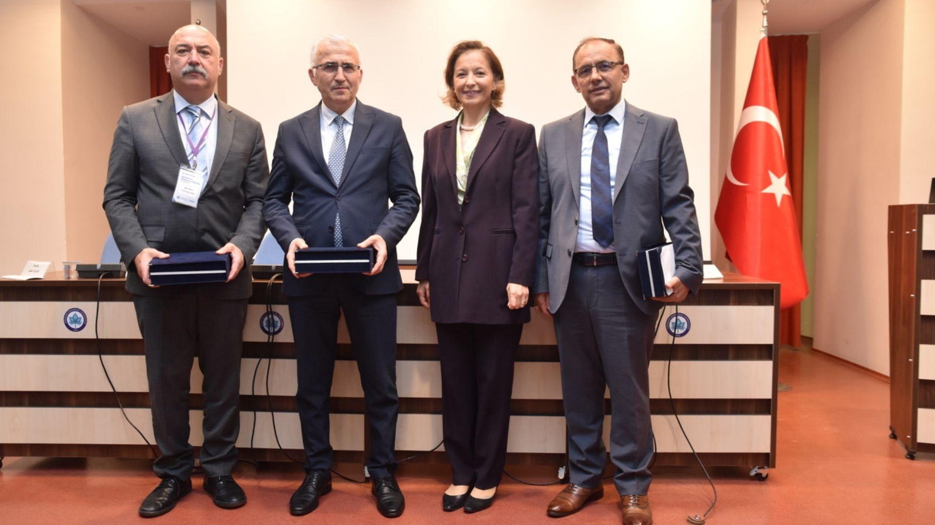 TSB Başkanı Uğur Gülen: “Sigortalı Gelecek İçin Önceliğimiz Eğitim”