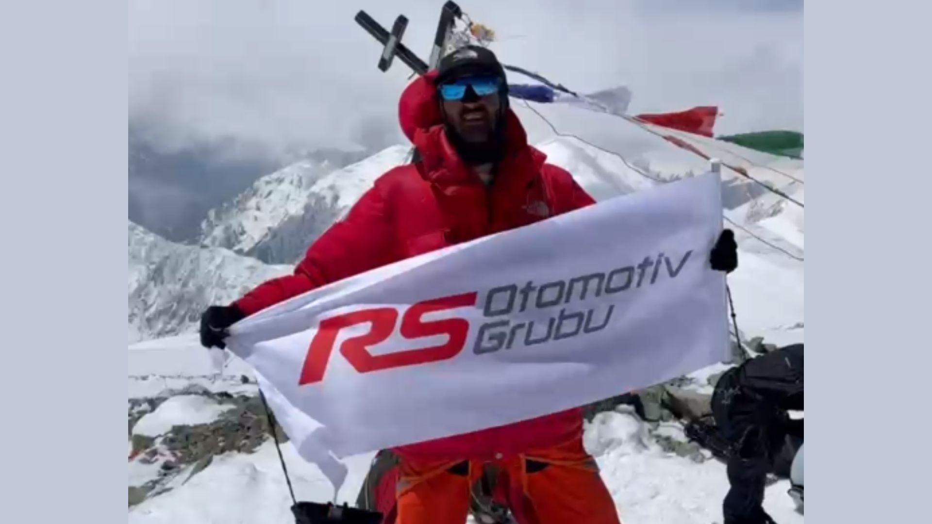 Dağcı Doğu Yılmaz, RS Otomotiv Grubu Desteğiyle Pamir Dağı’nın Zirvesine Tırmandı