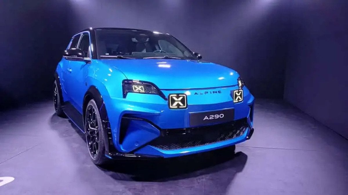 Alpine, A390_β Gösteri Otomobilini Tanıtmaya Hazırlanıyor
