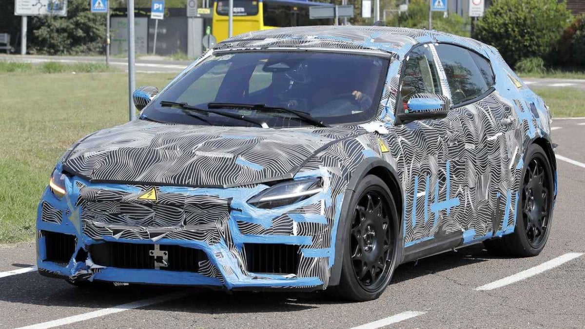 Ferrari’nin Elektrikli Otomobil Stratejisi