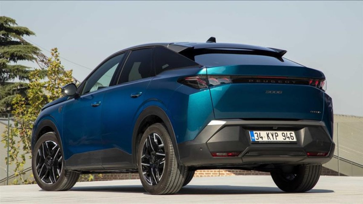 Peugeot’un Yeni SUV Modelleri: 3008 ve E-3008 Türkiye’de Satışta