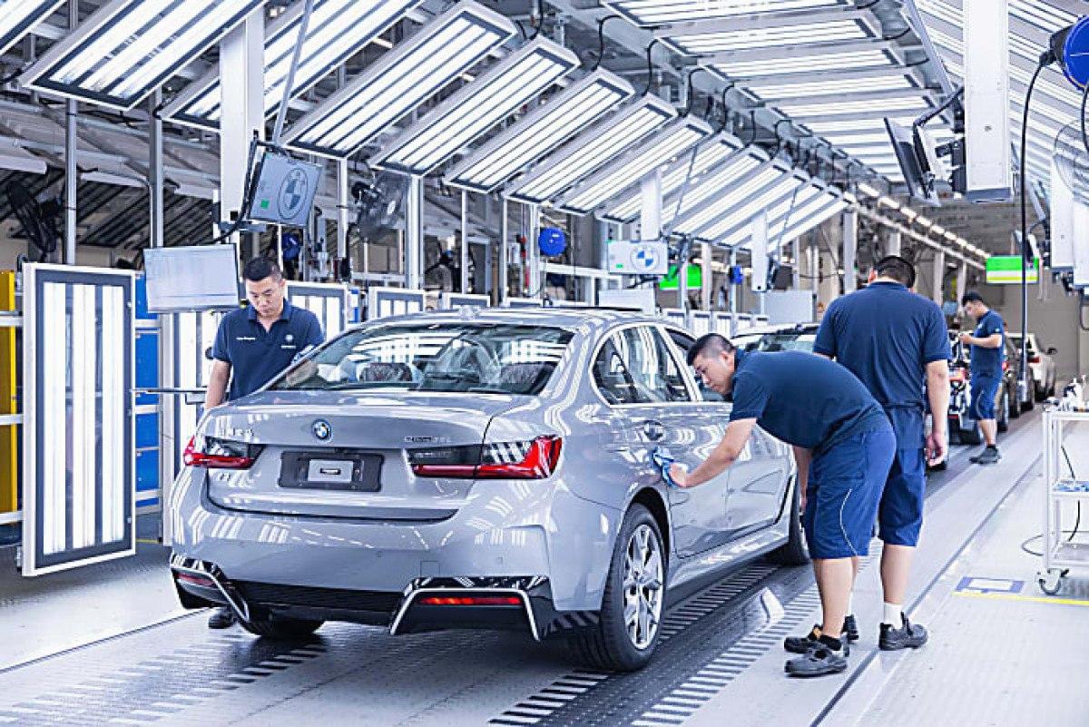 Alman Otomobil Üreticileri Çin Pazarında Zorluklarla Karşılaşıyor