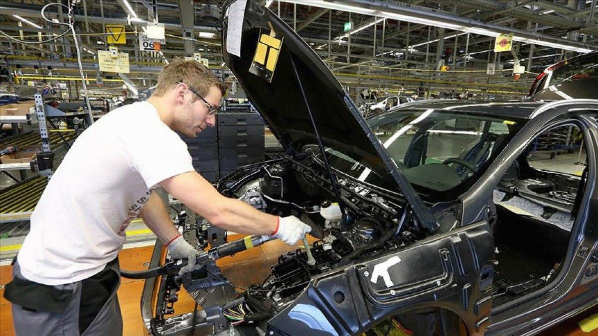 Almanya'nın Otomotiv Sektöründeki Düşüş ve Zorluklar