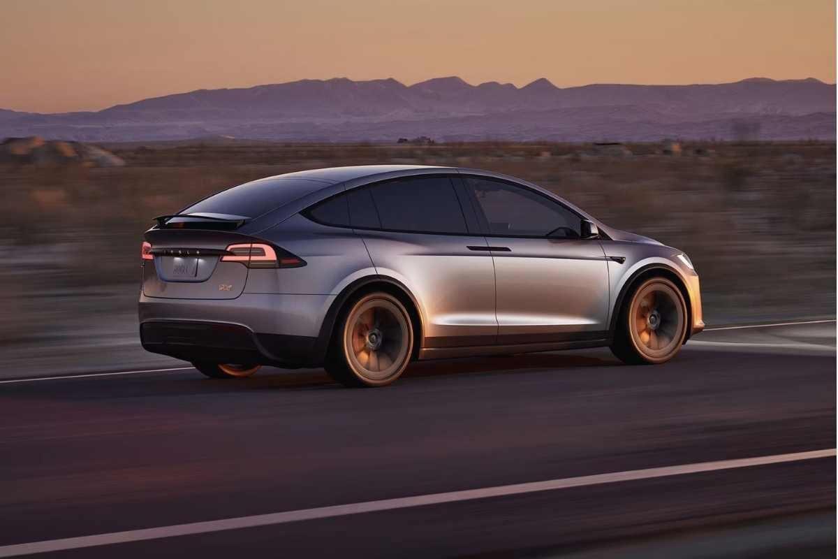 Tesla'nın Uygun Fiyatlı Elektrikli Araç Projesi Yeniden Başlatılıyor