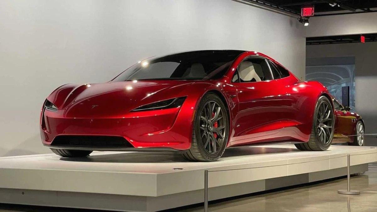 Tesla'nın Yeni Lüks Modeli Roadster Hakkında Güncellemeler