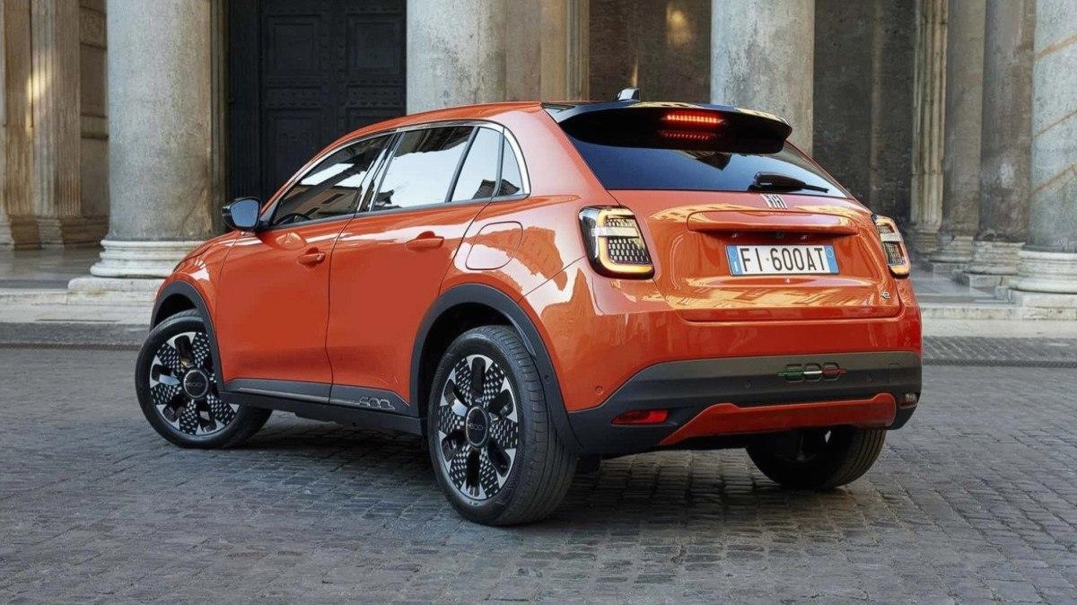 Yeni Fiat 600 Türkiye'de Satışa Sunuldu