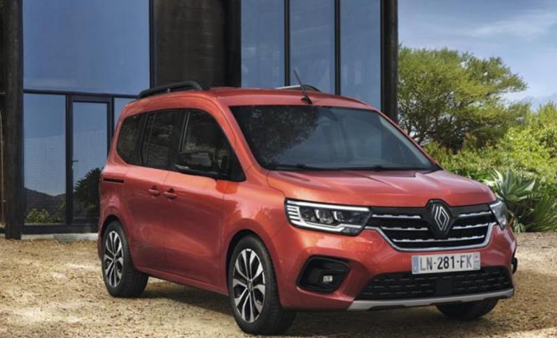 AA Renault, Yenilenen Hafif Ticari Araç Ailesini Tanıttı