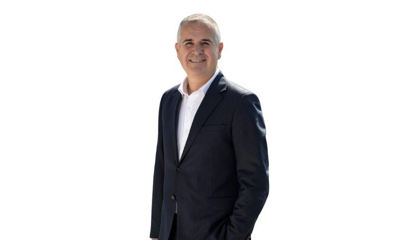 Cenk Alper Kimdir?