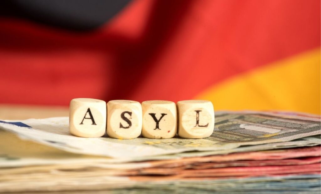 Almanya'ya İltica Başvurusu Nasıl Yapılır? 3 Almanya'da İltica Edenlerin Çok Yaşadığı Şehirler