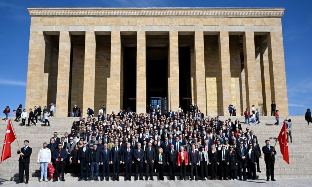 Anadolu Sigorta, 100. Yaşında Ata’nın Huzurunda