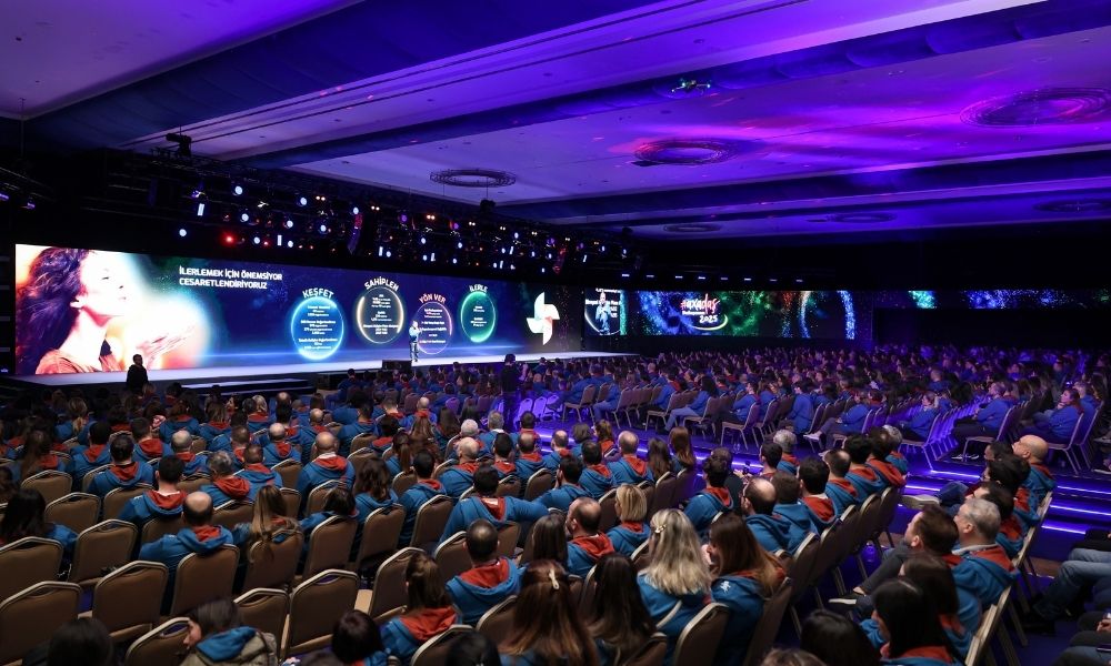 AXA Türkiye, “#axadaş Buluşması 2025” Etkinliğinde Bir Araya Geldi