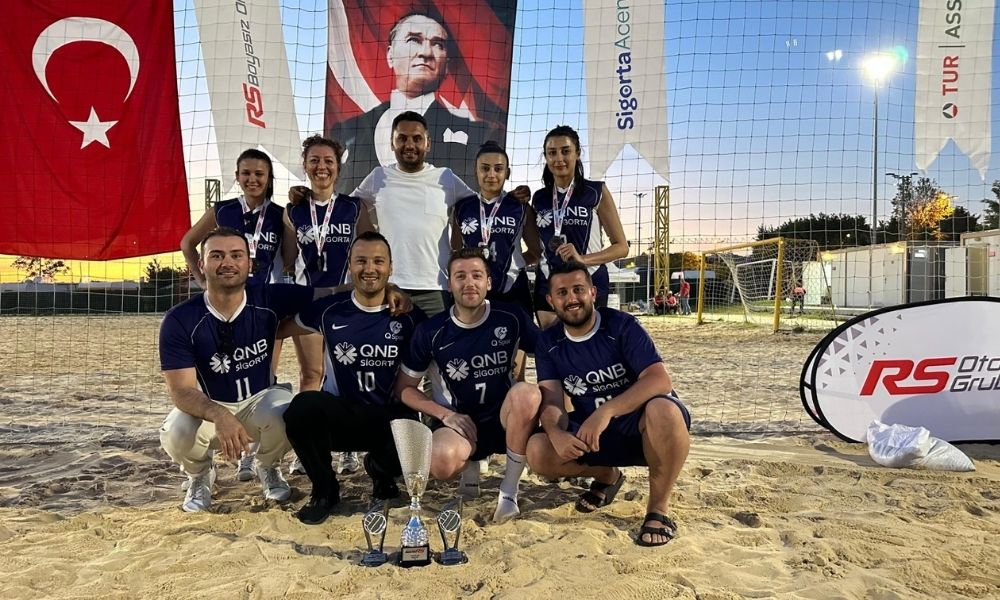 QNB Sigorta, Beach Volley MasteRS'tan Çifte Başarıyla Döndü 1 QNB Sigorta, Beach Volley MasteRS'tan Çifte Başarıyla Döndü | 22 Mayıs 2025