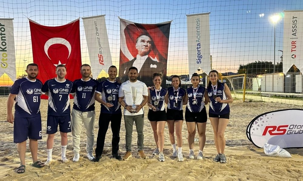 QNB Sigorta, Beach Volley MasteRS'tan Çifte Başarıyla Döndü 3 QNB Sigorta, Beach Volley MasteRS'tan Çifte Başarıyla Döndü | 22 Mayıs 2025
