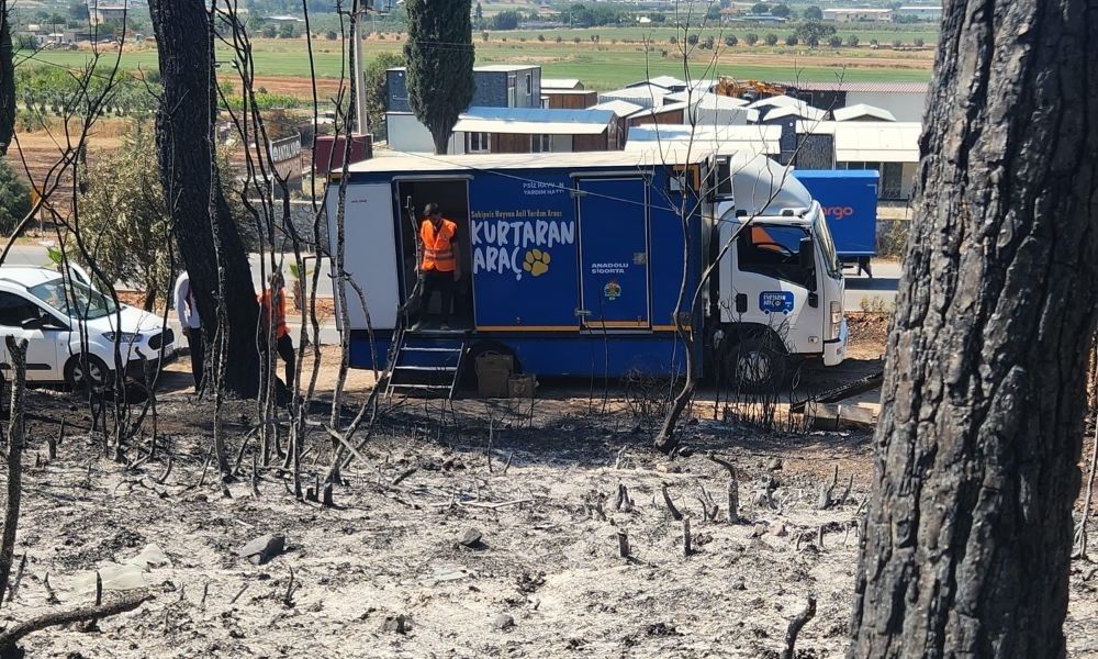 Anadolu Sigorta Kurtaran Araç Yangın Bölgelerinde