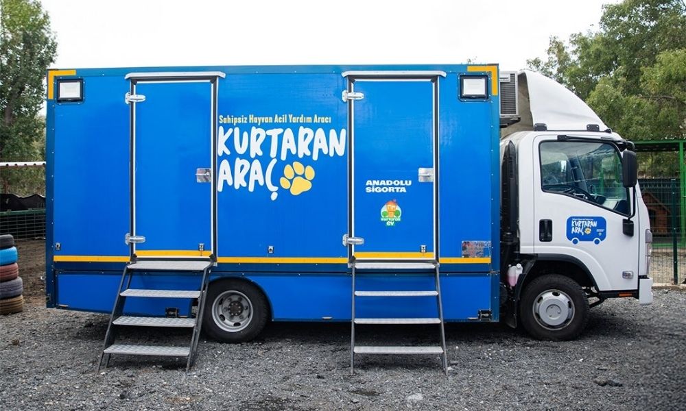 Anadolu Sigorta, Kurtaran Araç ile Hayvanlara Destek Oluyor