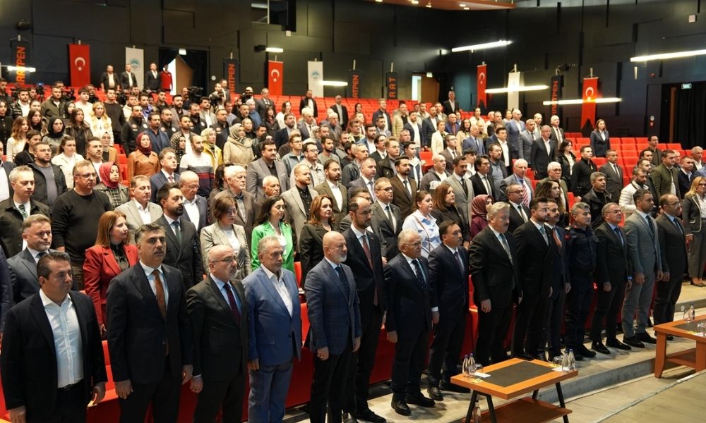 Ahmet Yaşar, "Her Yönüyle Kentsel Dönüşüm" Zirvesinde Konuştu 1 Ahmet Yaşar, "Her Yönüyle Kentsel Dönüşüm" Zirvesinde Konuştu | 18 Ekim 2025