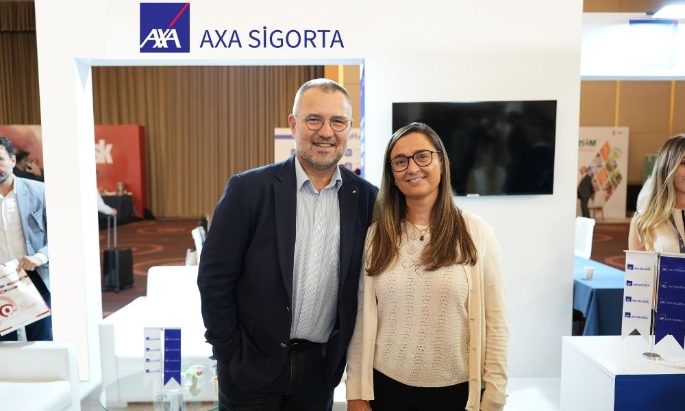 Fotoğraftaki kişiler: Yavuz Ölken ve Nuria Fernandez Paris
