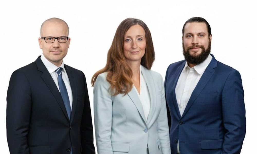 R+V Re’de Üç Yeni Terfi
