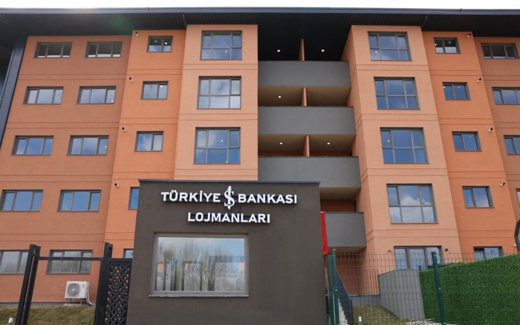 İş Bankası Malatya Lojmanları Sahiplerine Teslim Edildi 1 İş Bankası Malatya Lojmanları Sahiplerine Teslim Edildi | 26 Şubat 2026