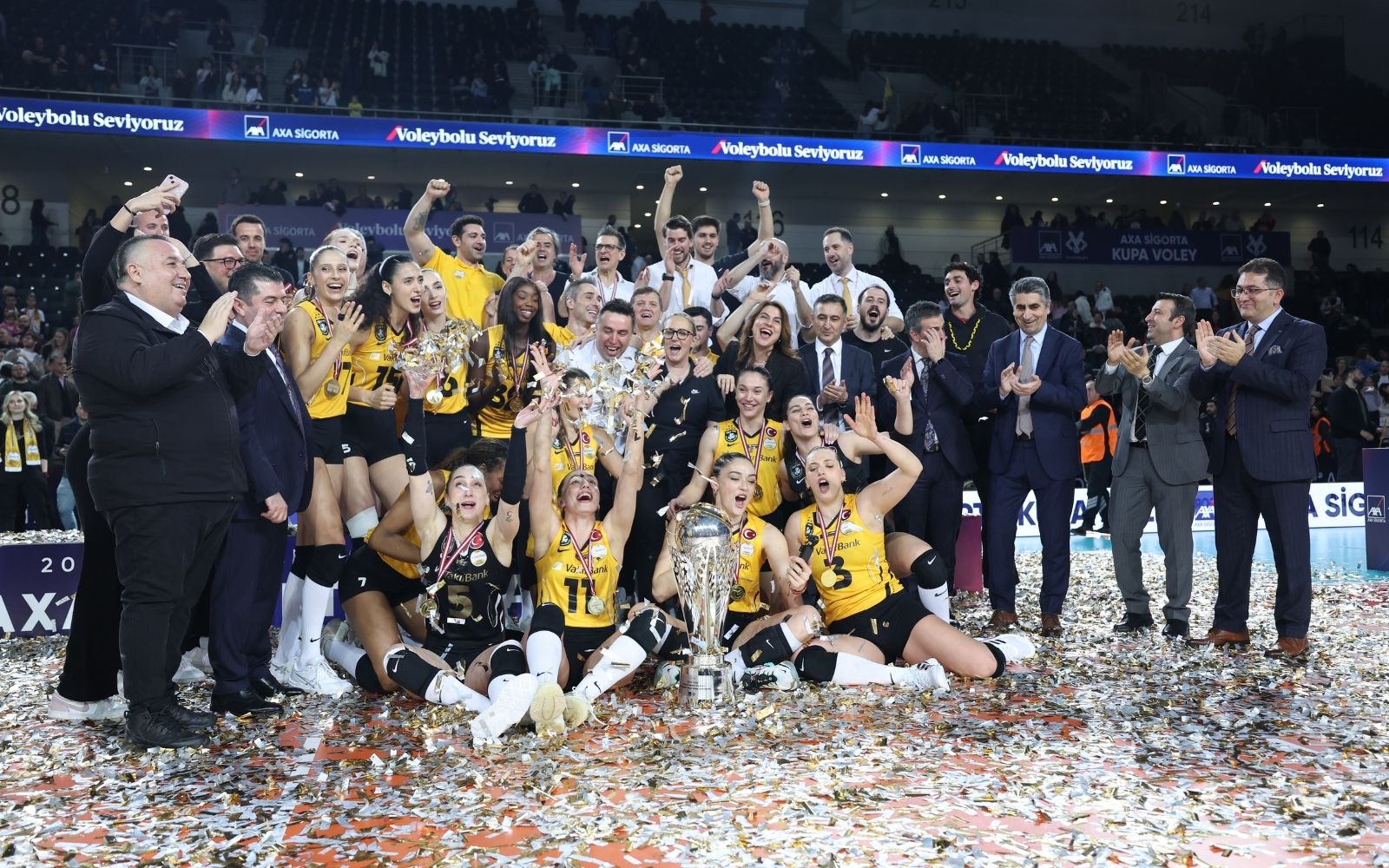 AXA Sigorta Kupa Voley’de Şampiyon VakıfBank Oldu