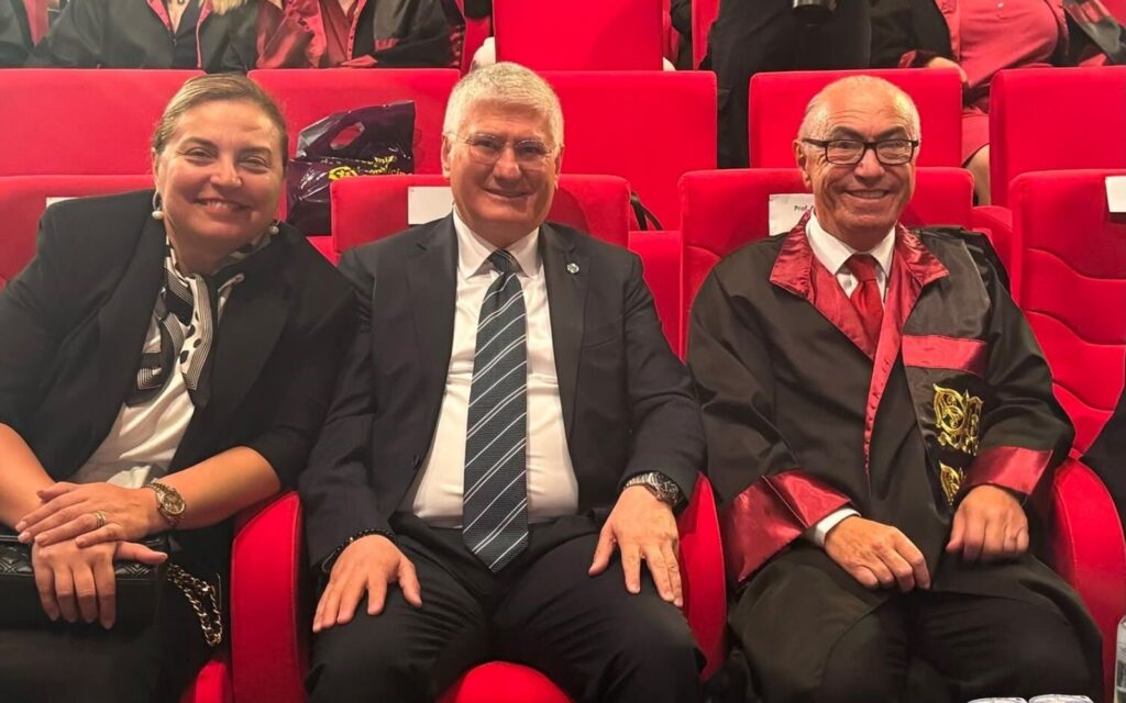 Ahmet Yaşar Cerrahpaşa Mezuniyetine Katıldı 1 Ahmet Yaşar Cerrahpaşa Mezuniyetine Katıldı | 9 Temmuz 2026