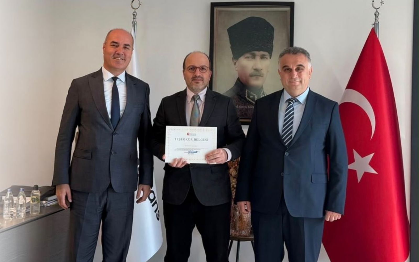 Gelir İdaresi Başkanlığı Türk Reasürans’a Teşekkür Belgesi Verdi