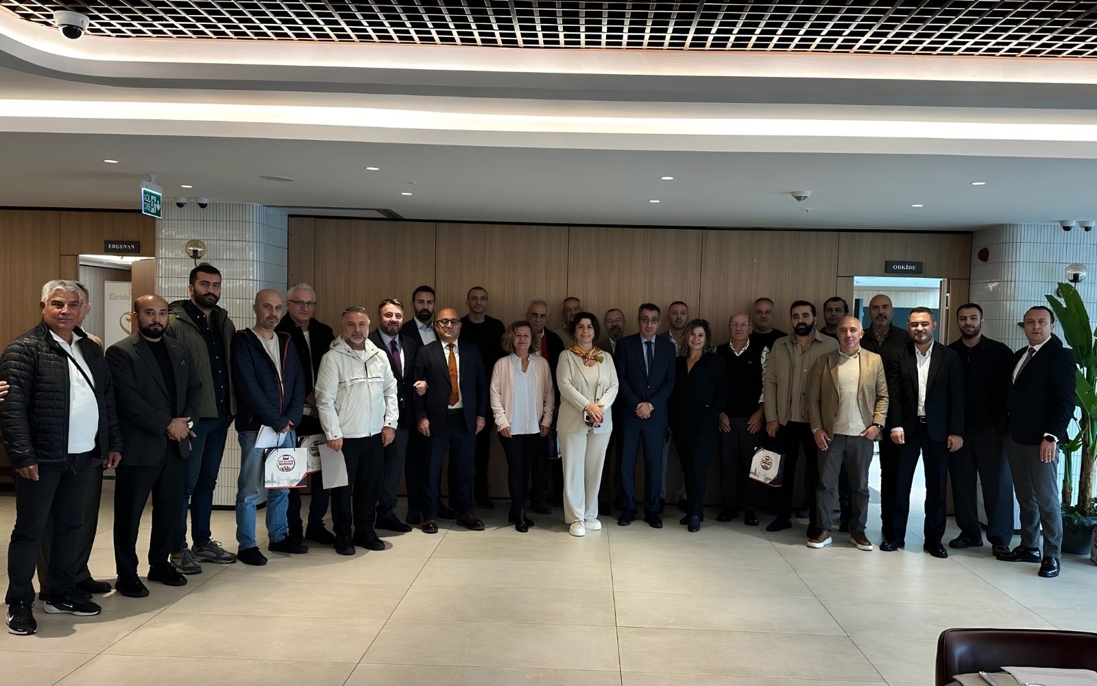 Hasan Ekmen: Mesleki Makamlar Şahsi Ticaretin Aracı Olamaz